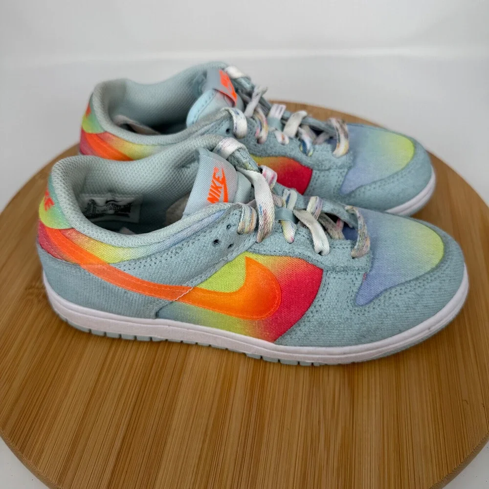 Nike Dunk Low Girld Shoes Rainbow Gradient Swoosh Blue Green Size‎ 2.5Y